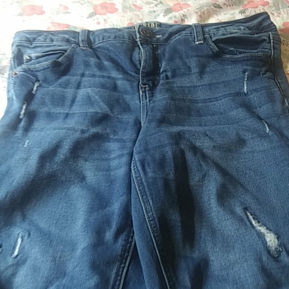 Jeans - Picture 2 of 3